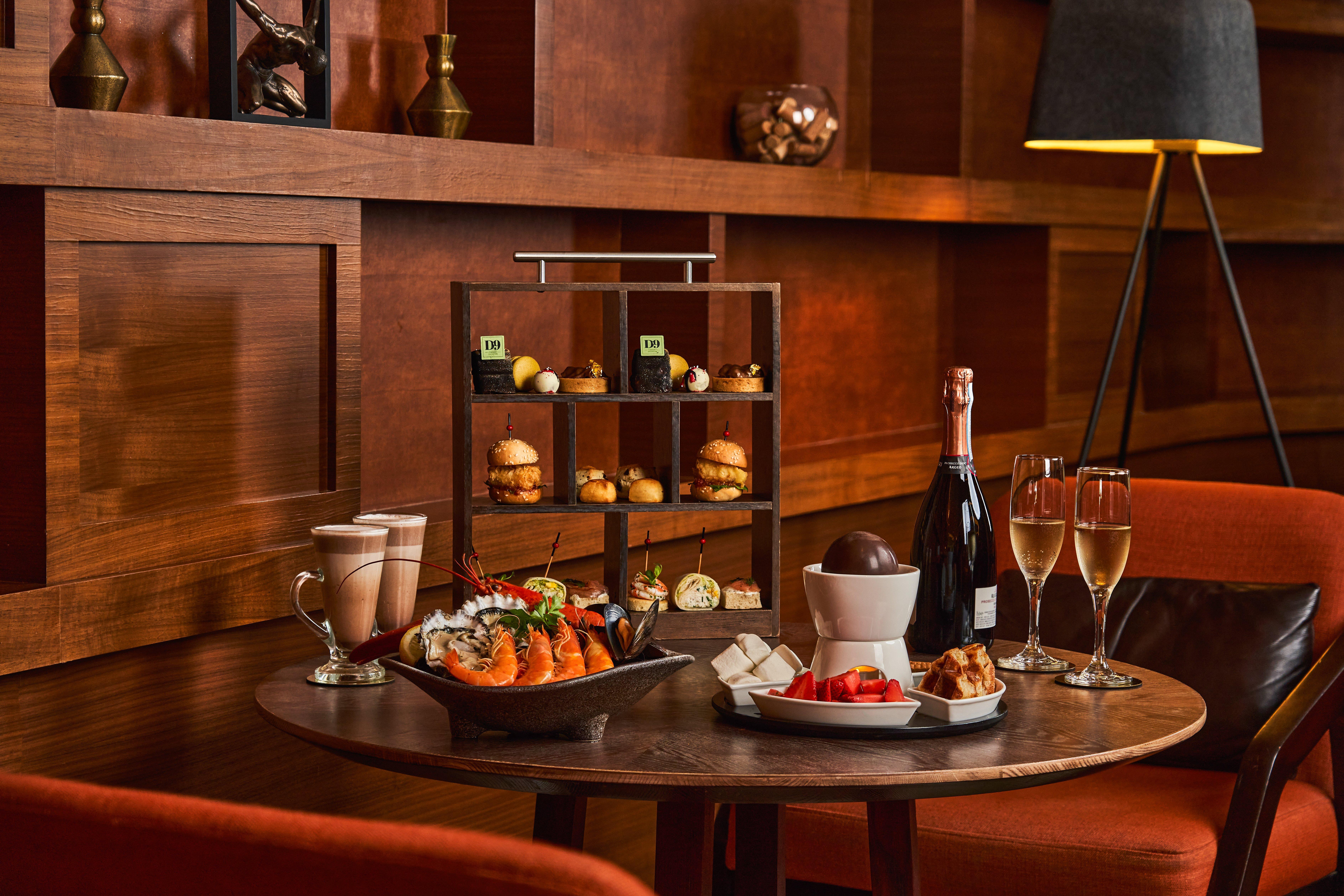 Voco Orchard Singapore By Ihg Luaran gambar Afternoon tea at the Savoy
