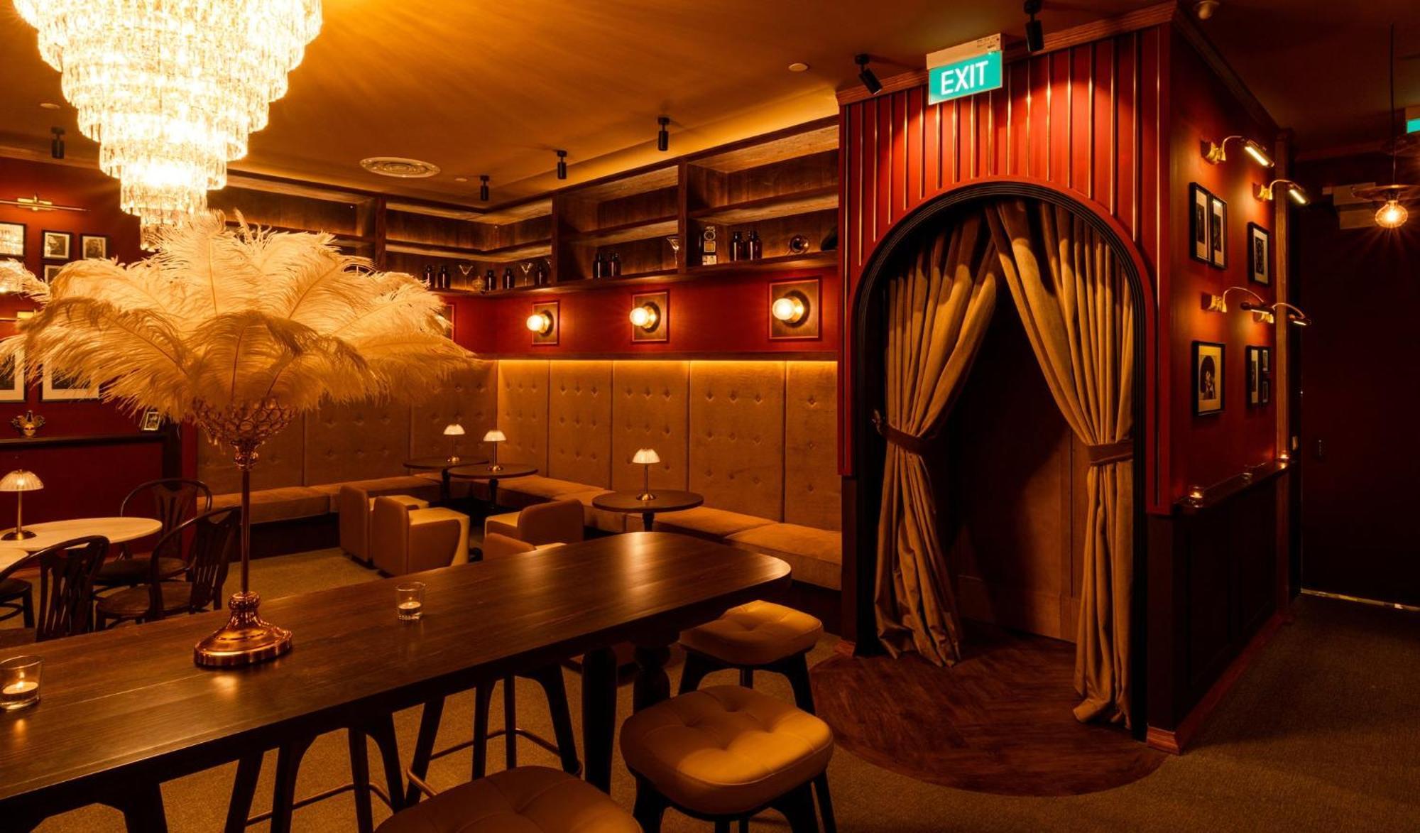 Voco Orchard Singapore By Ihg Luaran gambar Interior of the bar