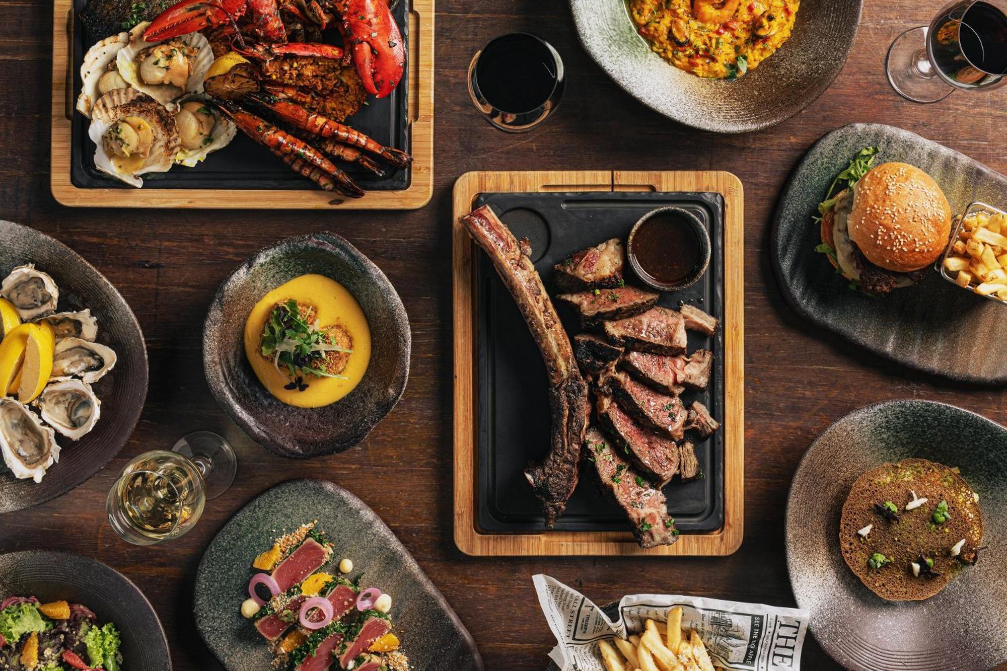 Voco Orchard Singapore By Ihg Luaran gambar A selection of dishes from the restaurant