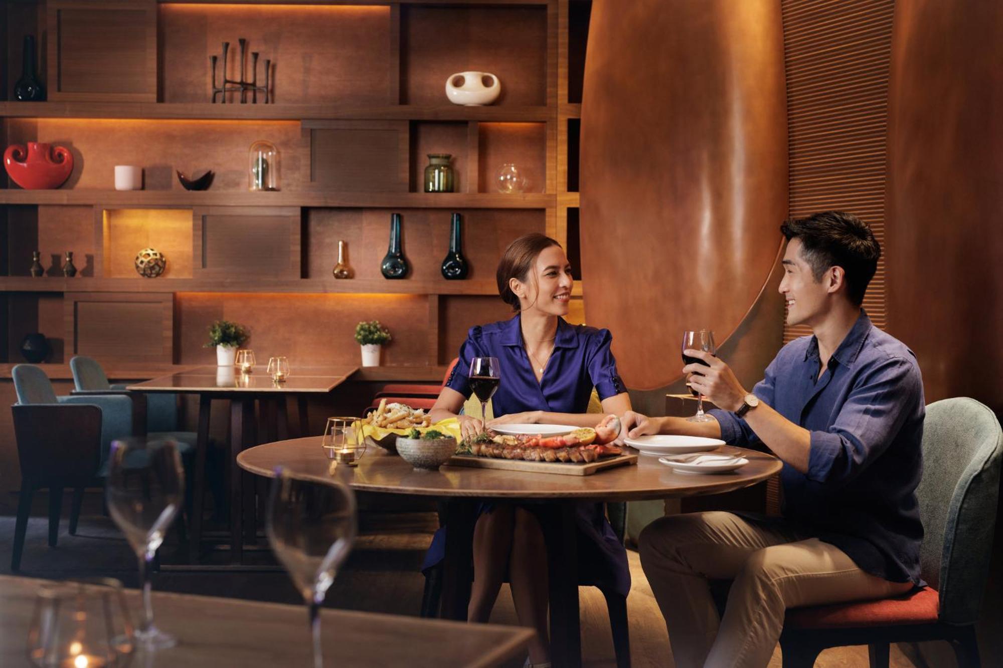 Voco Orchard Singapore By Ihg Luaran gambar The Wing at Hong Kong International Airport