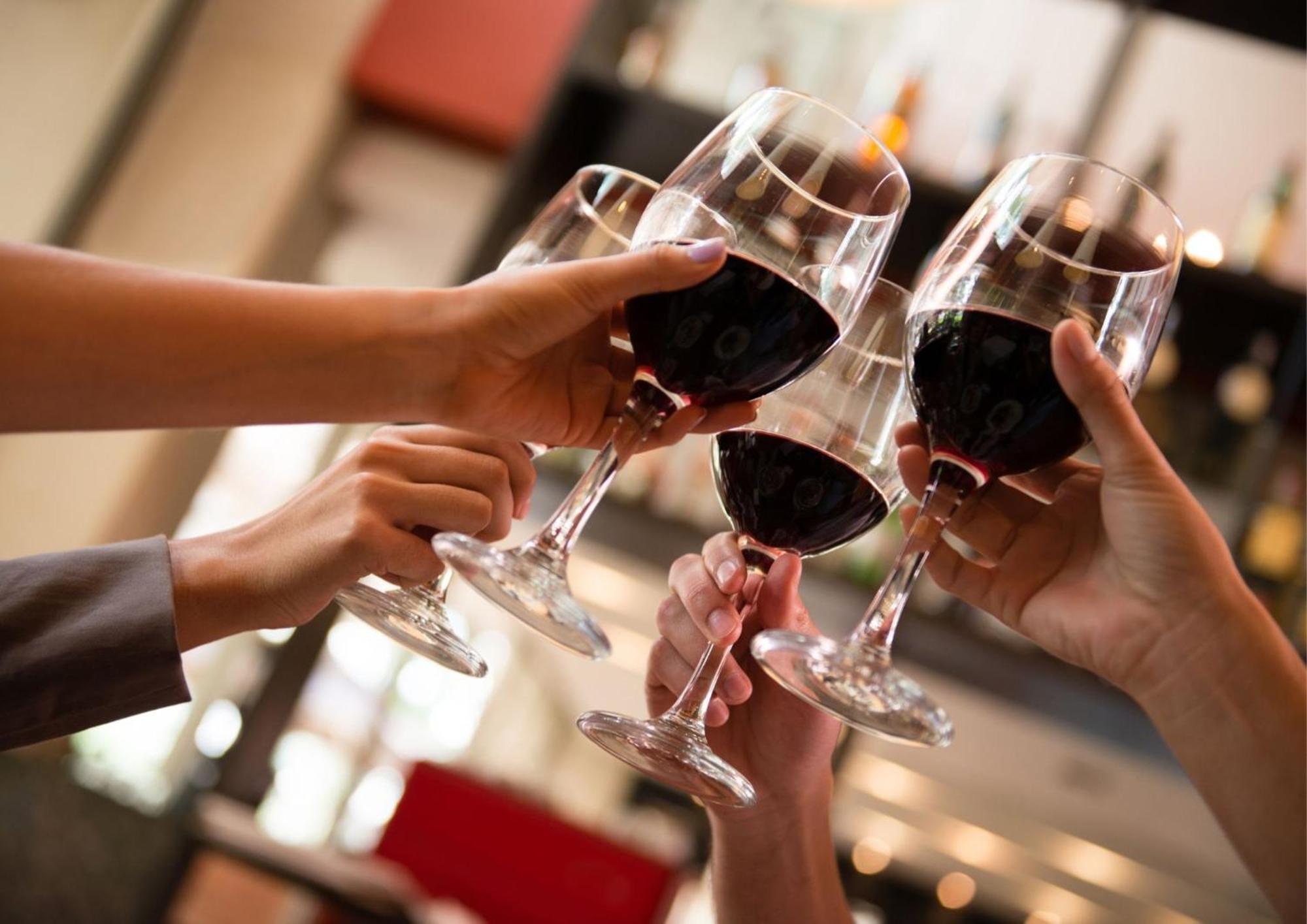 Voco Orchard Singapore By Ihg Luaran gambar Wine toast
