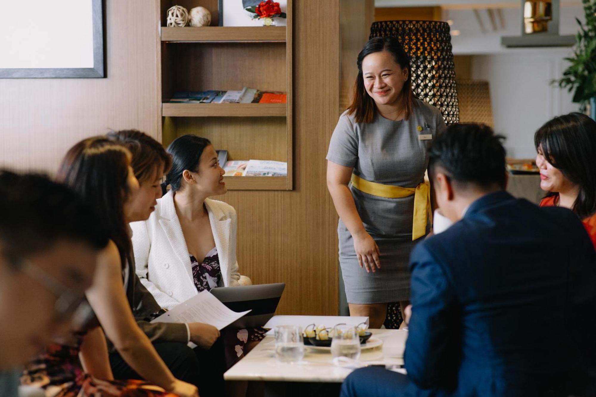 Voco Orchard Singapore By Ihg Luaran gambar A meeting at the office of the Secretary-General of ASEAN